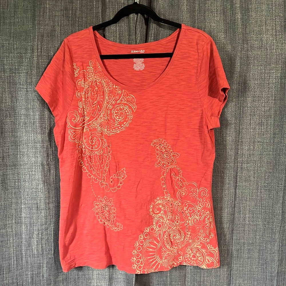 St. John’s bay rust tshirt with paisley print and beading size XL